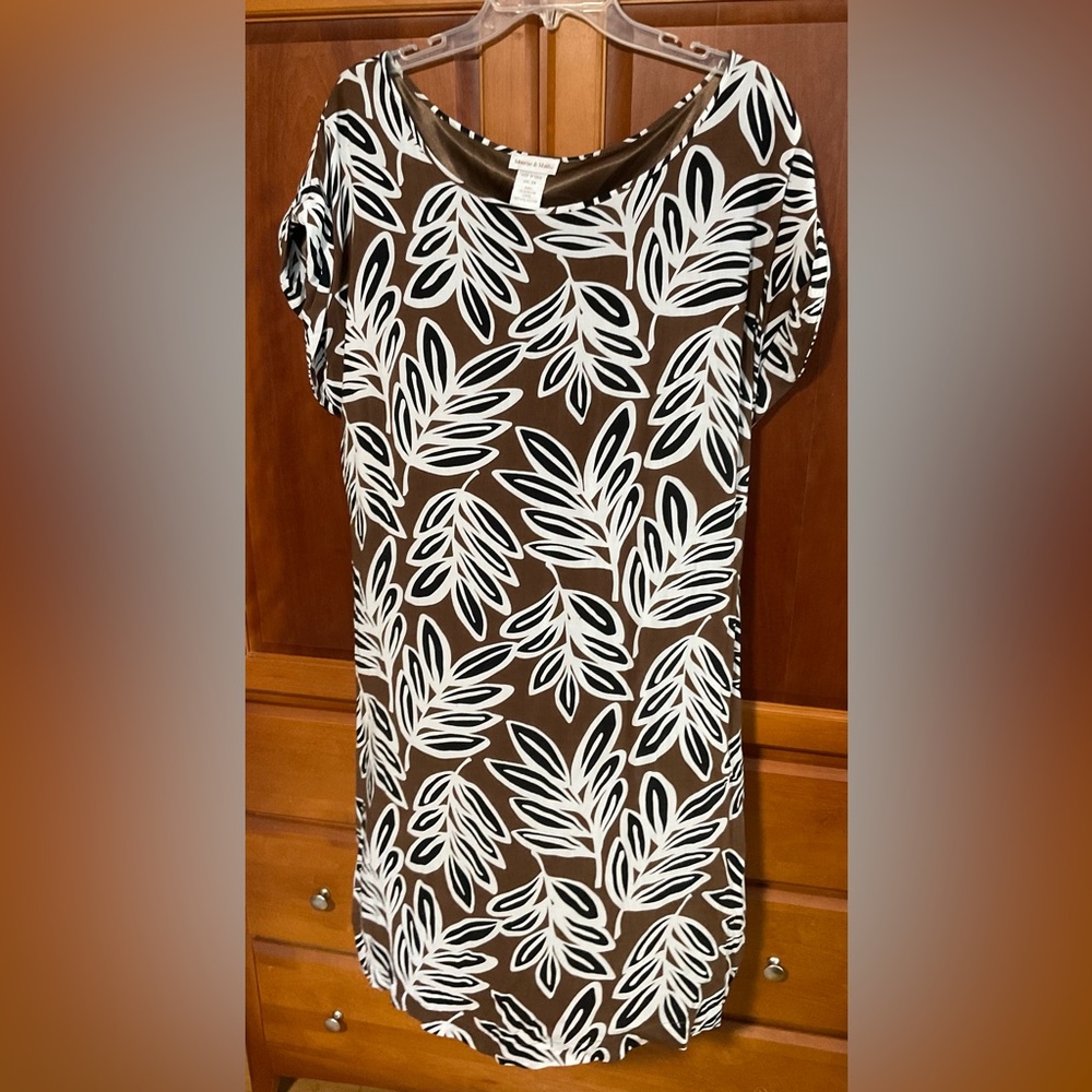 Monroe & Main Brown and Brown Leaf Pattern Dress, Size 2X